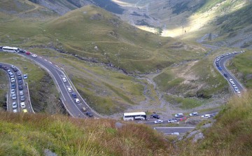 Transfăgărăşanul, luat cu aslt de turişti în acest weekend