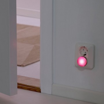 IKEA recheamă 12.430 de lămpi cu senzori: un băieţel s-a rănit!