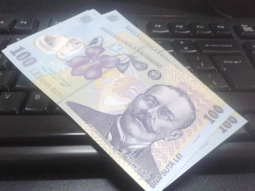 Leul pierde teren în raport cu euro