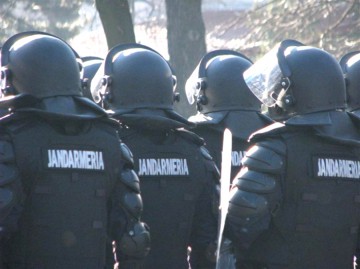 E de rău: Ministerul de Interne angajează 6.400 de oameni pentru refugiați
