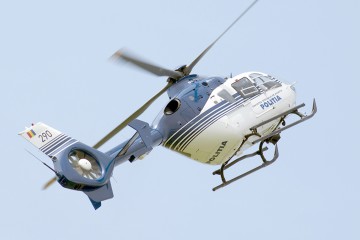 Survol deasupra litoralului: turiştii supravegheaţi din elicopter la plecarea spre casă