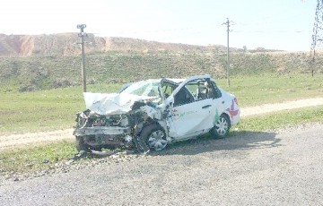 În comă la spital: a intrat pe contrasens şi s-a izbit de o autobetonieră