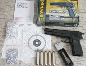 Tânăr din Constanţa, sancţionat pentru că umbla cu un pistol asupra lui!
