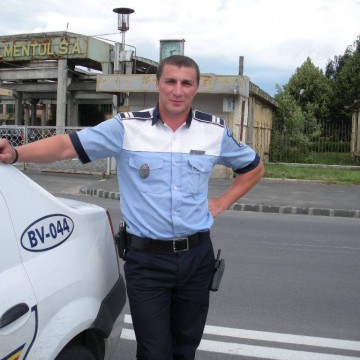 Cel mai HAIOS poliţist de la RUTIERĂ: relatările lui din timpul intervenţiilor te fac să râzi cu lacrimi!