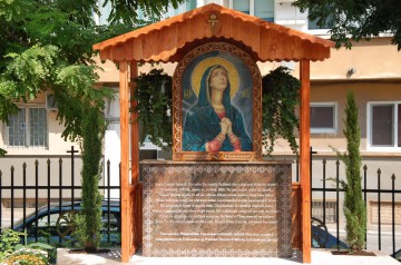 Arimex Comexim 2000 şi Asociaţia Suflete Deschise au realizat primul monument din ţară închinat Maicii Domnului
