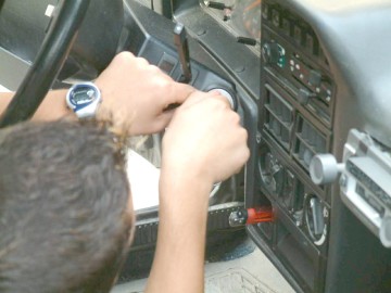 Hoţ din autoturisme, prins de poliţiştii din Cernavodă