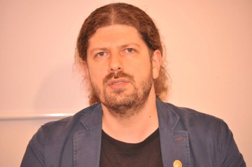 Cernea vrea stoparea finanţării din bani publici a Catedralei Mântuirii Neamului