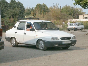 Veşti bune pentru cei ce doresc permis auto: dacă ai luat proba teoretică poţi susţine de mai multe ori proba practică