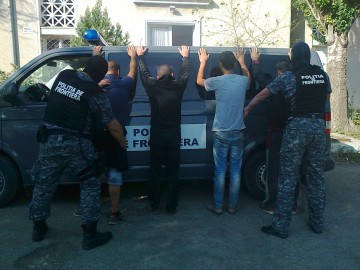 Sirieni prinşi în timp ce încercau să intre ilegal în ţară. De nervi, au ameninţat că aruncă România în aer!