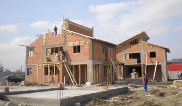 Mii de locuințe au fost construite în semestrul I 2015