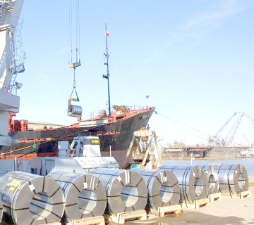 Administraţia Zonei Libere Sulina îşi repară o navă pe un şantier din Cernavodă
