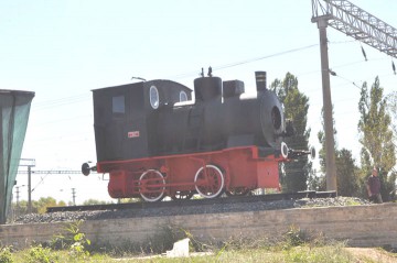 Locomotivă care există în România în doar două exemplare, expusă pe peronul Gării