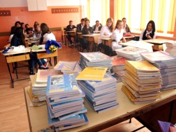 Elevii au reușit să convingă Ministerul Educației de importanța acordării manualelor gratuite