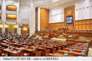 Parlamentul se reuneşte marţi în sesiune ordinară
