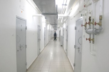 Minorul arestat după ce a tâlhărit un alt minor rămâne după gratii