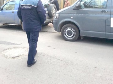 Scandal pe terasa unui bar: doi tineri au fost reţinuţi!