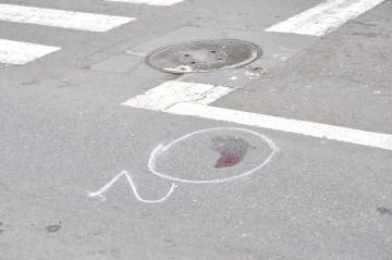 Două tinere, accidentate pe trecerea de pietoni