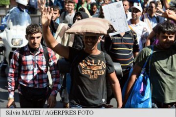 Ungaria anunță că îi va transporta pe migranți până la frontiera austriacă cu autobuzele