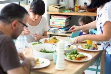 Bugetarii din administraţia publică vor avea pauză de masă de o oră