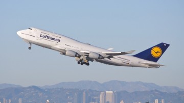 Piloţii Deutsche Lufthansa intră marţi în grevă