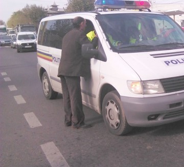 Poliţiştii din Mangalia au PRINS individul care a tâlhărit un bărbat cu dizabilităţi