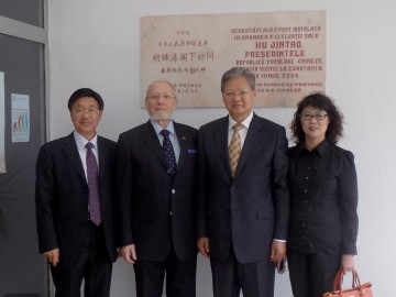 Ambasadorul Chinei, vizită la Universitatea Şaguna