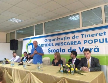 Băsescu, despre criza imigranţilor: România repetă greşelile altor ţări