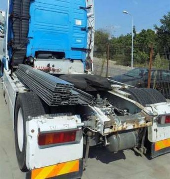 Autotractor cu numere false, depistat în Mamaia Sat