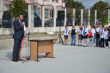 Săli de sport noi pentru două şcoli din Mangalia