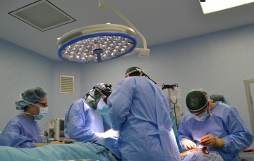 O echipă de la București a venit la Constanța pentru a preleva rinichii unui tânăr aflat în moarte cerebrală