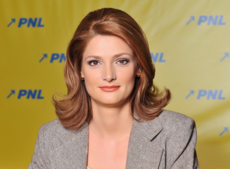 Ramona Mănescu: Cea mai bună soluţie pentru Primăria Constanţa este liberalul Robert Boroianu Ramona Mănescu: Cea mai bună soluţie pentru Primăria Constanţa este liberalul Robert Boroianu