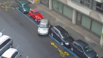 Culmea prostiei în trafic. Vezi TOPUL CELOR MAI PROASTE PARCĂRI Culmea prostiei în trafic. Vezi TOPUL CELOR MAI PROASTE PARCĂRI