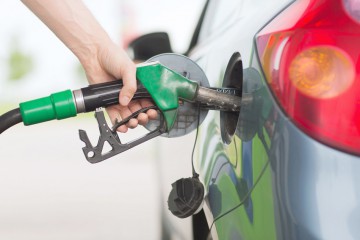 Bursele şi petrolul, în cădere liberă după datele dezamăgitoare din China