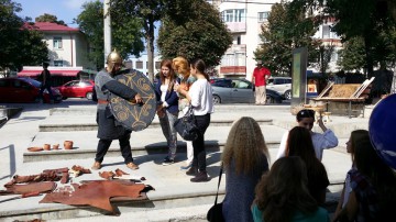 Oameni pasionaţi de istorie şi meşteşuguri antice, activi la Mangalia