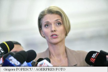 Gorghiu: Le cer lui Oprea şi Dragnea să-i retragă sprijinul politic premierului Ponta
