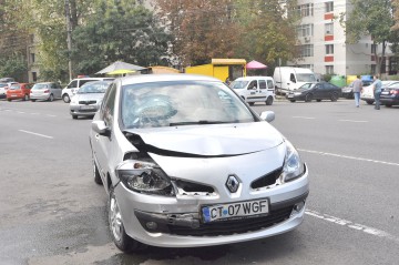Haos pe Şoseaua Mangaliei: un şofer băut a intrat în două maşini parcate şi a încercat să fugă!
