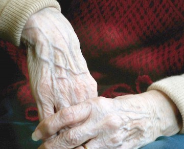 Începe judecata în cazul bărbatului care şi-a violat străbunica
