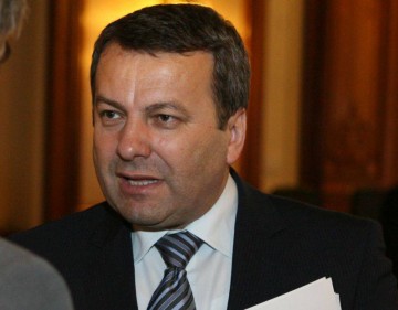 Ialomițianu: Ponta minte când spune că a scăpat România de datorii