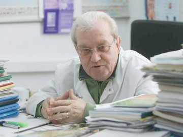 Doctorul Mencinicopschi, dat în judecată de soţie