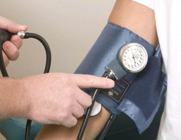 Testare gratuită a colesterolului şi tensiunii arteriale pentru constănţeni