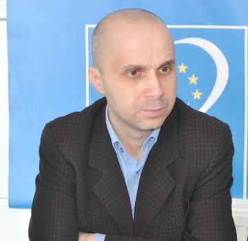 Mihai Petre despre Remus Cernea: „Dacă Bucureştiul ar fi un bazin cu delfini, atunci candidatura lui ar avea o logică”