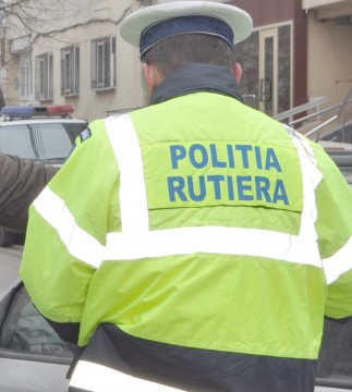 Un bărbat fără permis, prins cu mopedul neînmatriculat prin Oltina