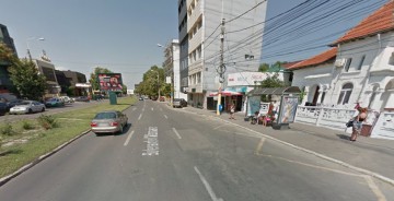 La un pas de tragedie: a intrat cu maşina într-o staţie de autobuz, pe bulevardul Mamaia!