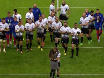 Rugbistul Florin Surugiu şi-a cerut iubita în căsătorie pe Wembley, după meciul cu Irlanda