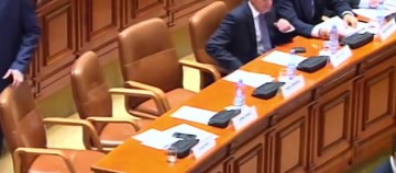 Moţiunea de cenzură a fost respinsă