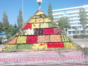 Făgădău, la sărbătoarea recoltei și a vinului Dobrogean: „Mă bucur că reuşim să continuăm o tradiţie”