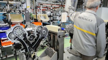 Renault ar putea să-şi reducă participaţia la Nissan