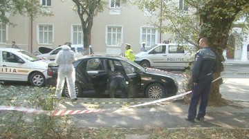 Un bărbat a fost găsit MORT în maşină, pe strada Traian