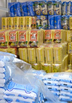 Primăria Năvodari oferă pachete cu ocazia sărbătorii Sf. Cuvioase Parascheva