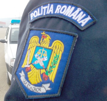 Constănţeni prinşi în flagrant în timp ce primeau marfă provenită din înşelăciuni